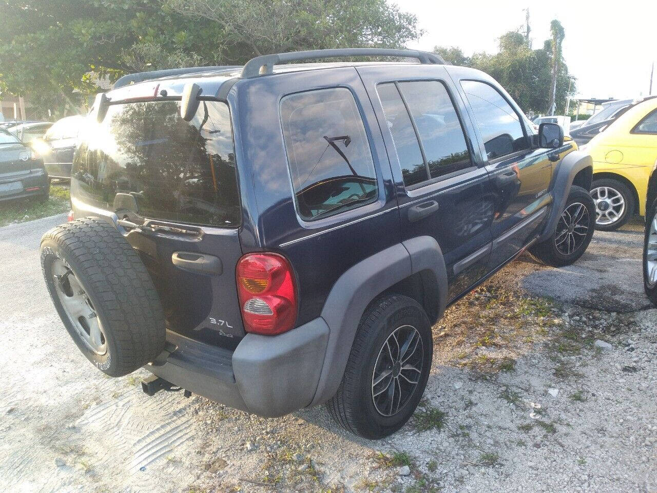 2004 JEEP Liberty SUV / Crossover - $4,999