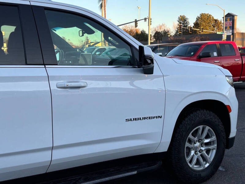 2022 Chevrolet Suburban LT