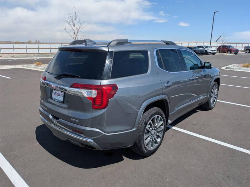 2022 GMC Acadia Denali