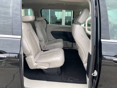 2021 Chrysler Pacifica Touring L