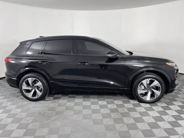 2025 Audi Q6 e-tron quattro Premium Plus