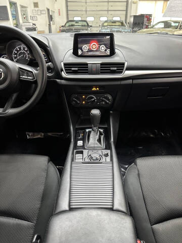 2017 Mazda MAZDA3 Sport