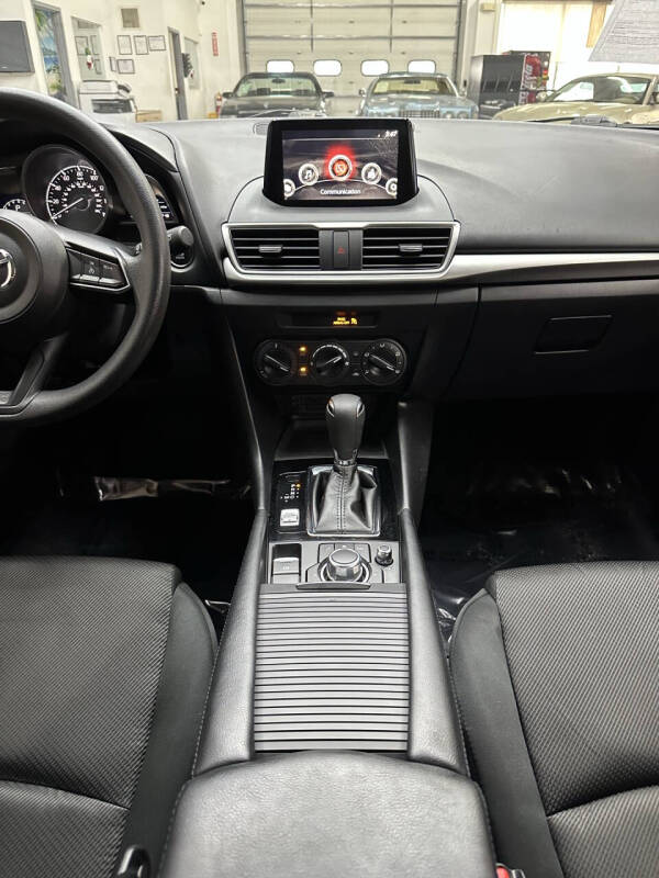 2017 Mazda MAZDA3 Sport