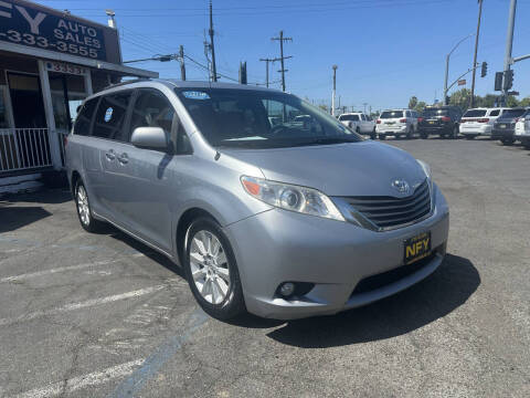 2014 Toyota Sienna XLE 7-Passenger