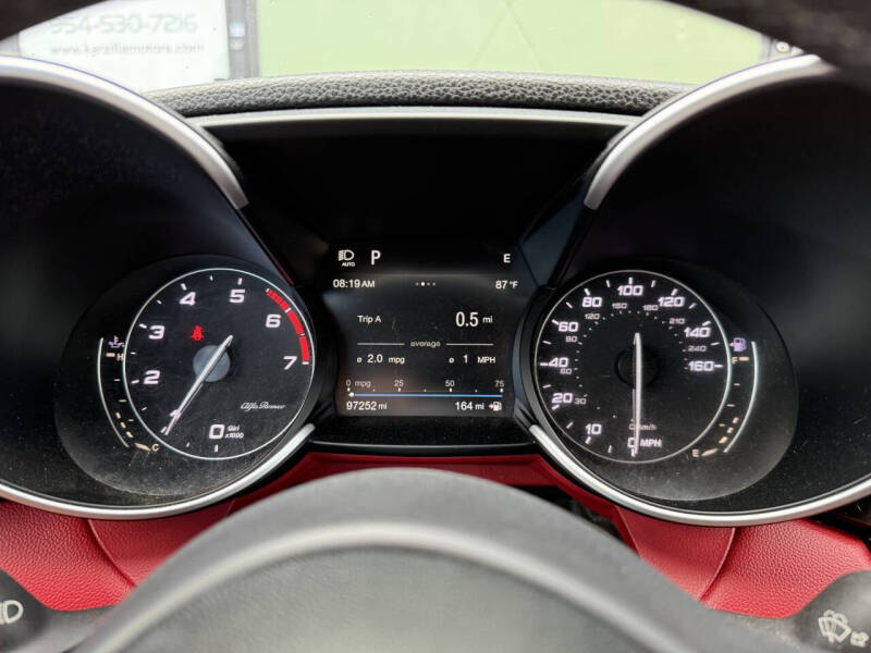 2019 Alfa Romeo Giulia Sport