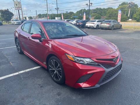 2020 Toyota Camry SE