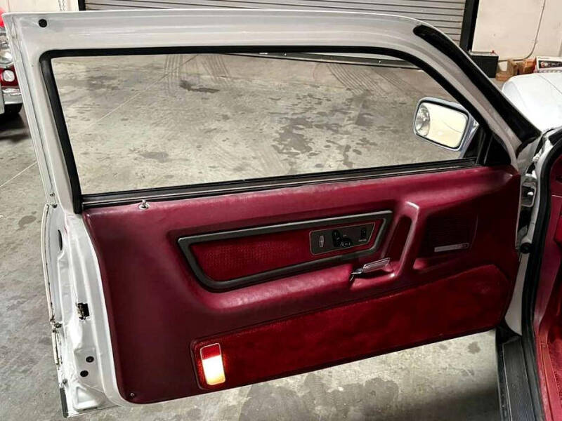 1990 Lincoln Mark VII LSC