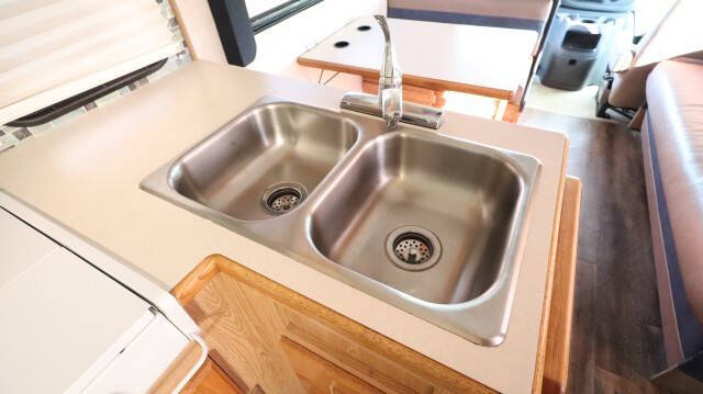 2004 Ford E-Series E-450 SD