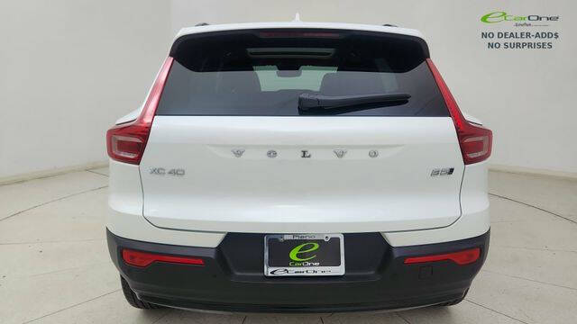 2026 Volvo XC40 B5 Plus
