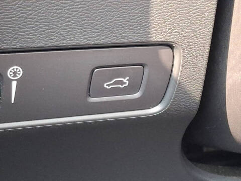 2019 Volvo XC40 T5 Momentum