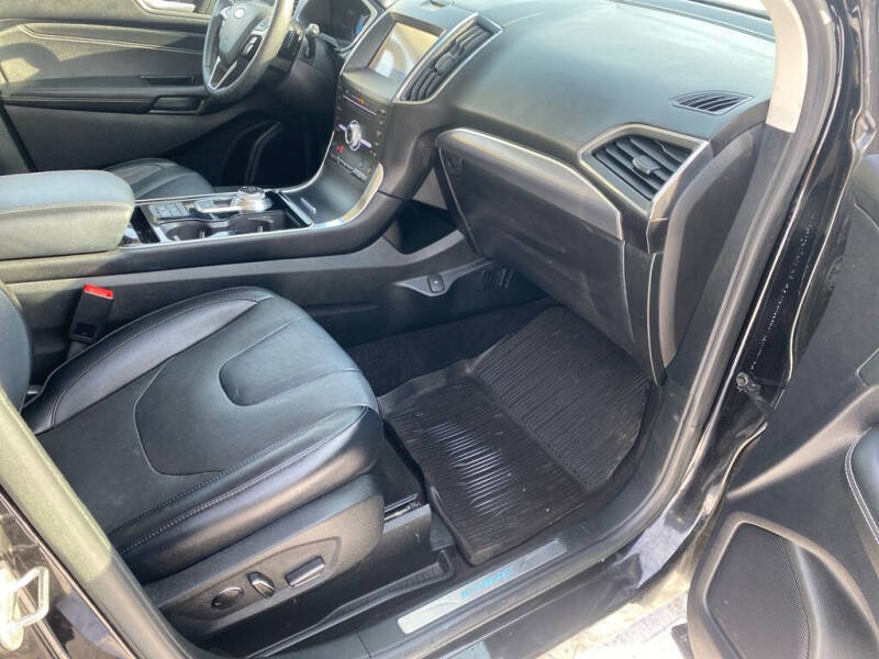 2019 Ford Edge Titanium