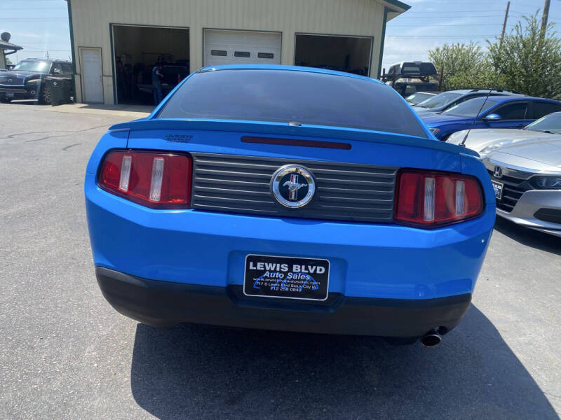 2010 Ford Mustang V6