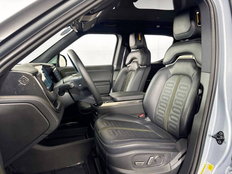 2025 Rivian R1T