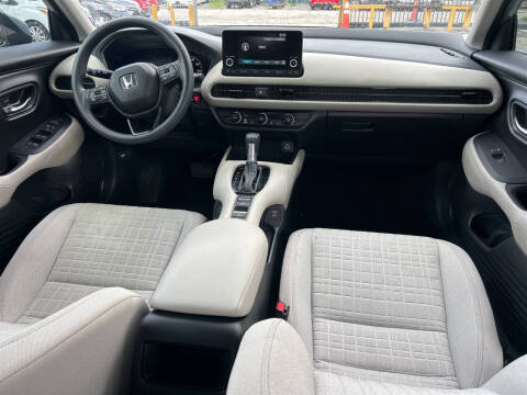 2025 Honda HR-V LX