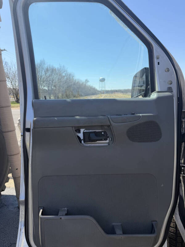 2003 Ford E-Series E-250