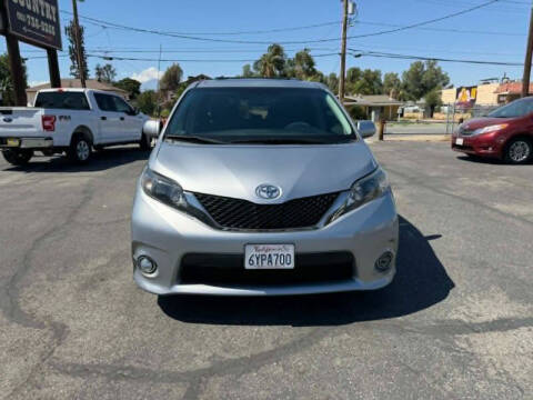 2013 Toyota Sienna SE 8-Passenger