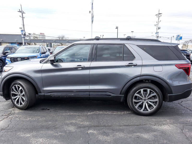 2023 Ford Explorer ST-Line