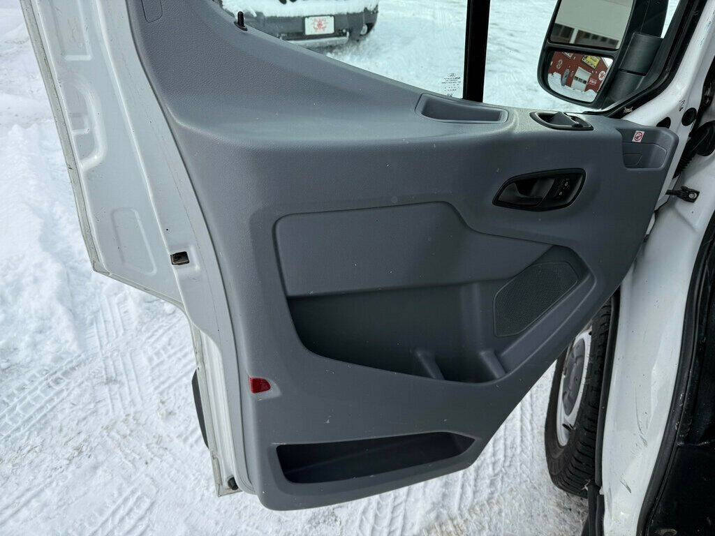 2019 Ford Transit 19
