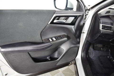 2022 Mitsubishi Outlander ES