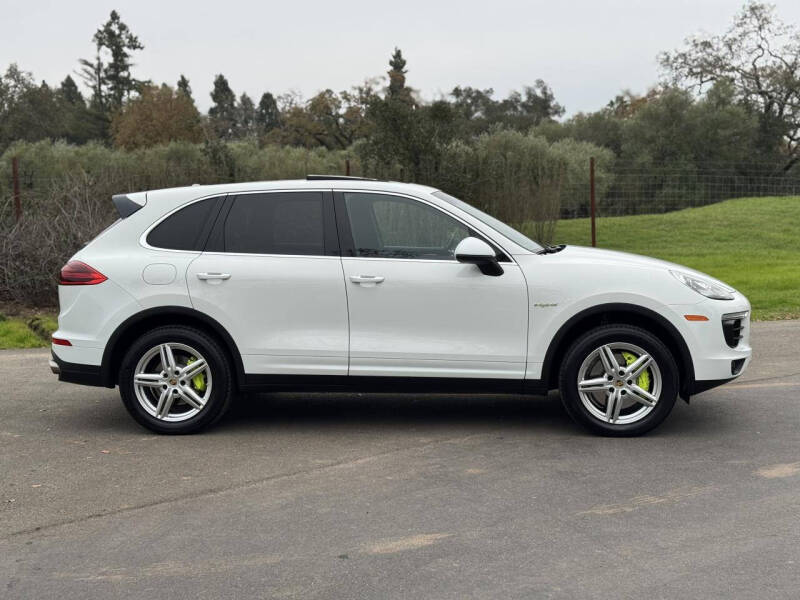 2016 Porsche Cayenne S E-Hybrid