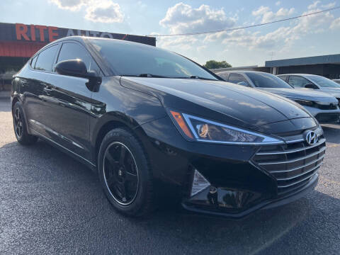 2020 Hyundai Elantra SE