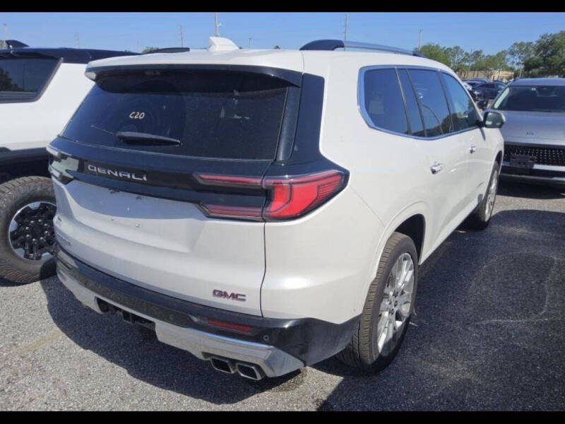 2025 GMC Acadia Denali