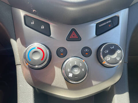 2016 Chevrolet Sonic LT Auto