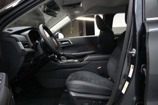 2025 Mitsubishi Outlander SE