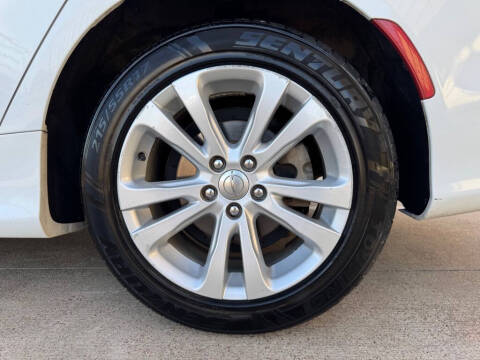 2016 Chrysler 200 Limited