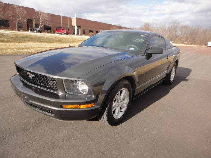 2007 Ford Mustang V6 Deluxe