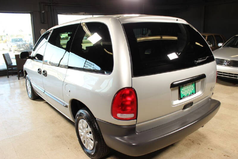 2000 Plymouth Voyager null photo 6