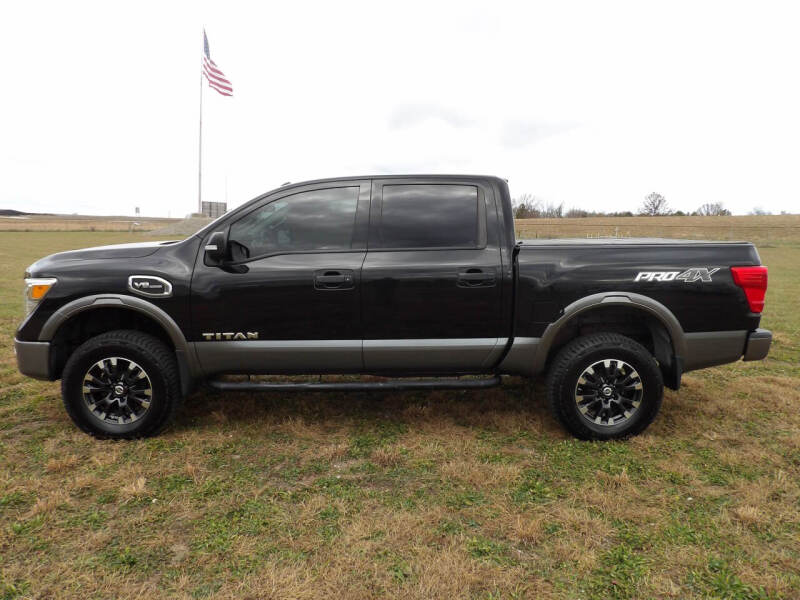 2017 Nissan Titan