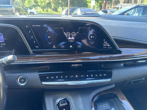 2022 Cadillac Escalade ESV Premium Luxury