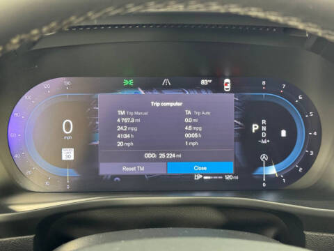 2024 Volvo XC40 B5 Plus Bright Theme