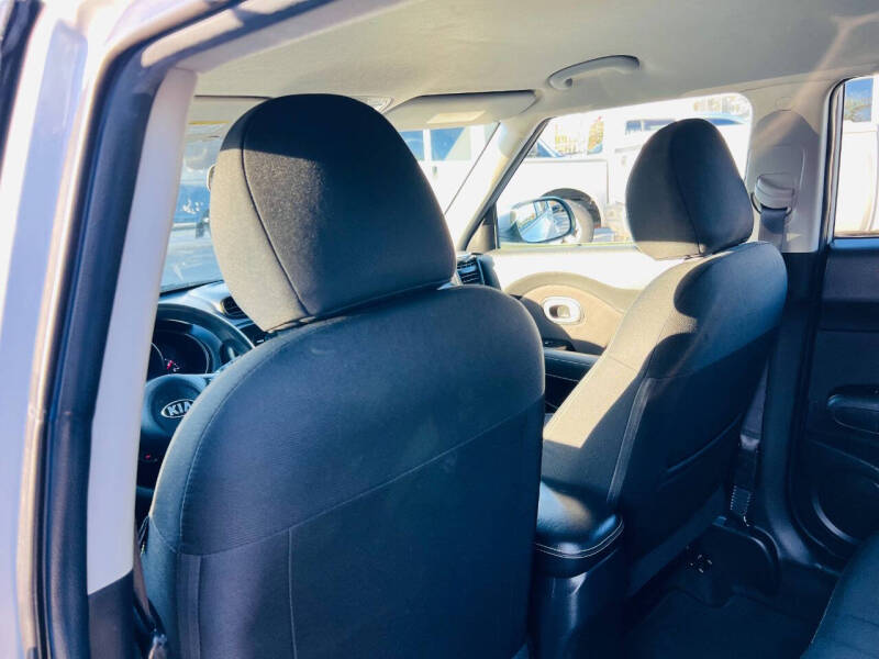 2016 Kia Soul +