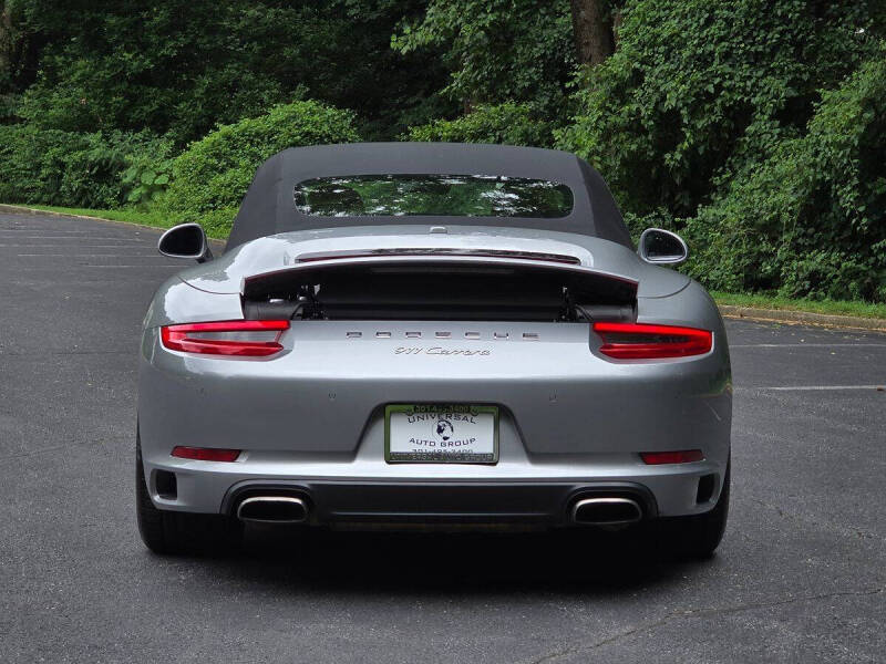 2018 Porsche 911 Carrera