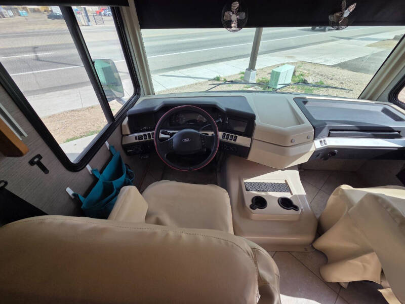 2016 Fleetwood Bounder
