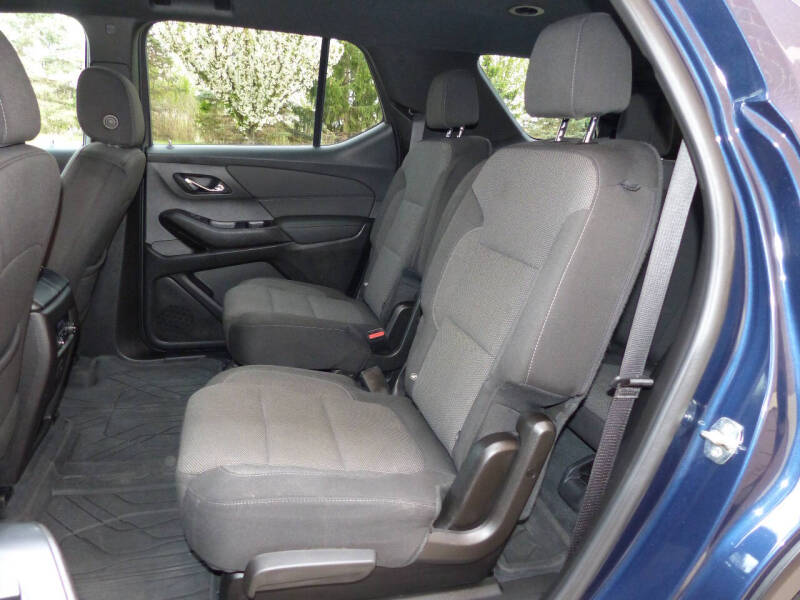 2022 Chevrolet Traverse LT Cloth