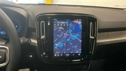 2025 Volvo XC40 B5 Core Bright Theme