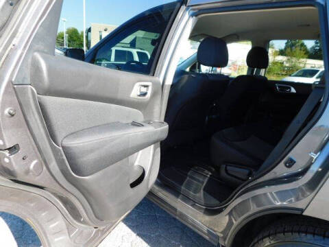 2017 Nissan Pathfinder SV