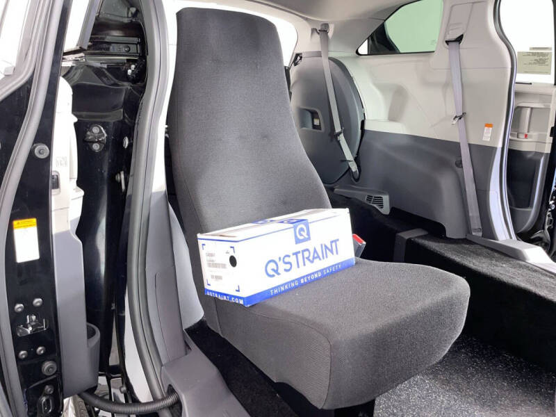 2024 Toyota Sienna LE 8-Passenger