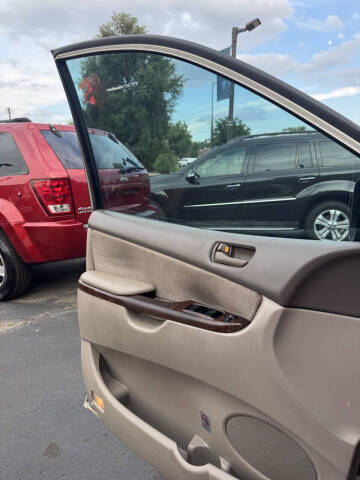 2005 Toyota Sienna LE 7 Passenger