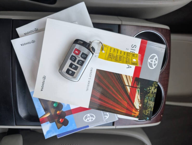 2011 Toyota Sienna Limited 7-Passenger