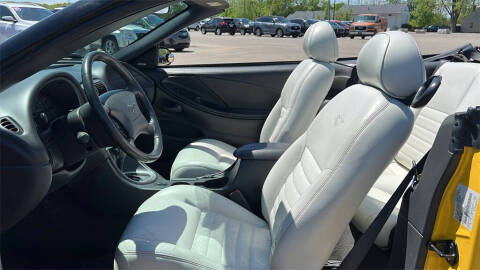 2004 Ford Mustang GT Deluxe