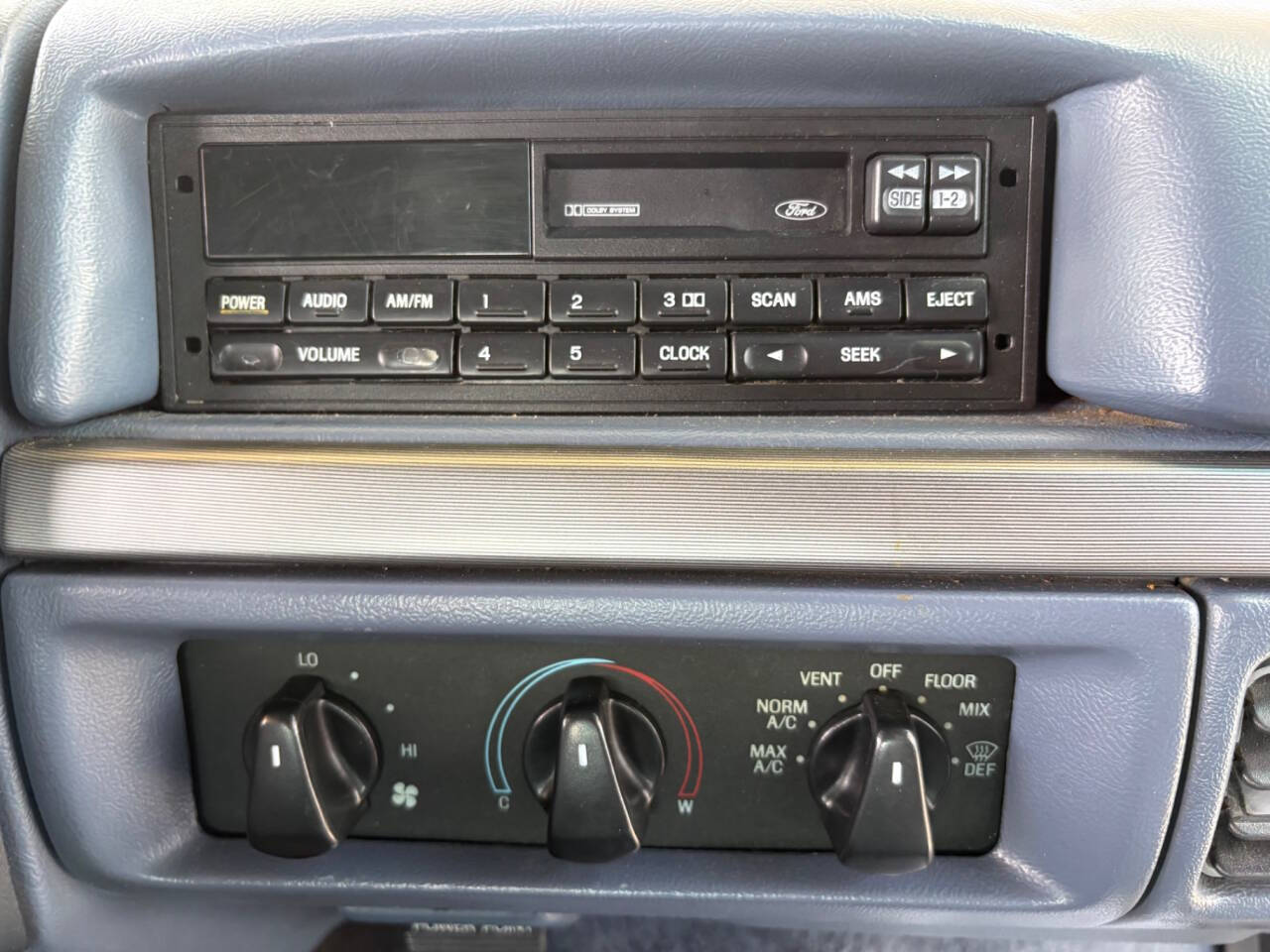 1993 Ford Bronco 33