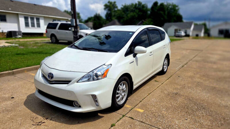 2012 Toyota Prius v Five