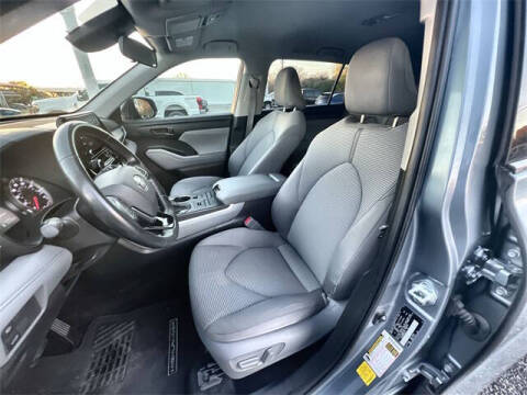 2021 Toyota Highlander LE