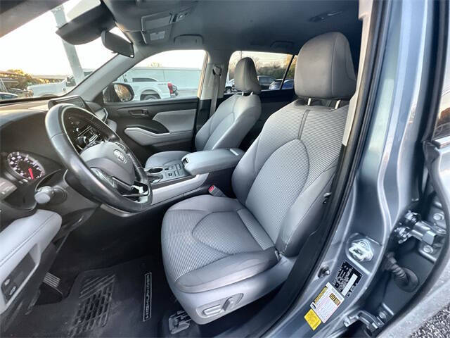 2021 Toyota Highlander LE