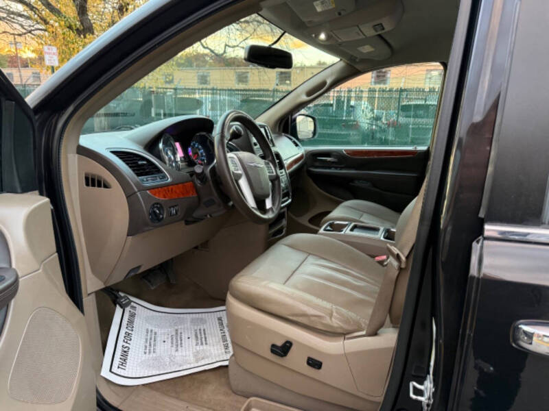 2015 Chrysler Town and Country Touring