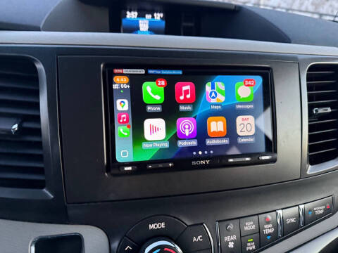 2014 Toyota Sienna LE 8-Passenger